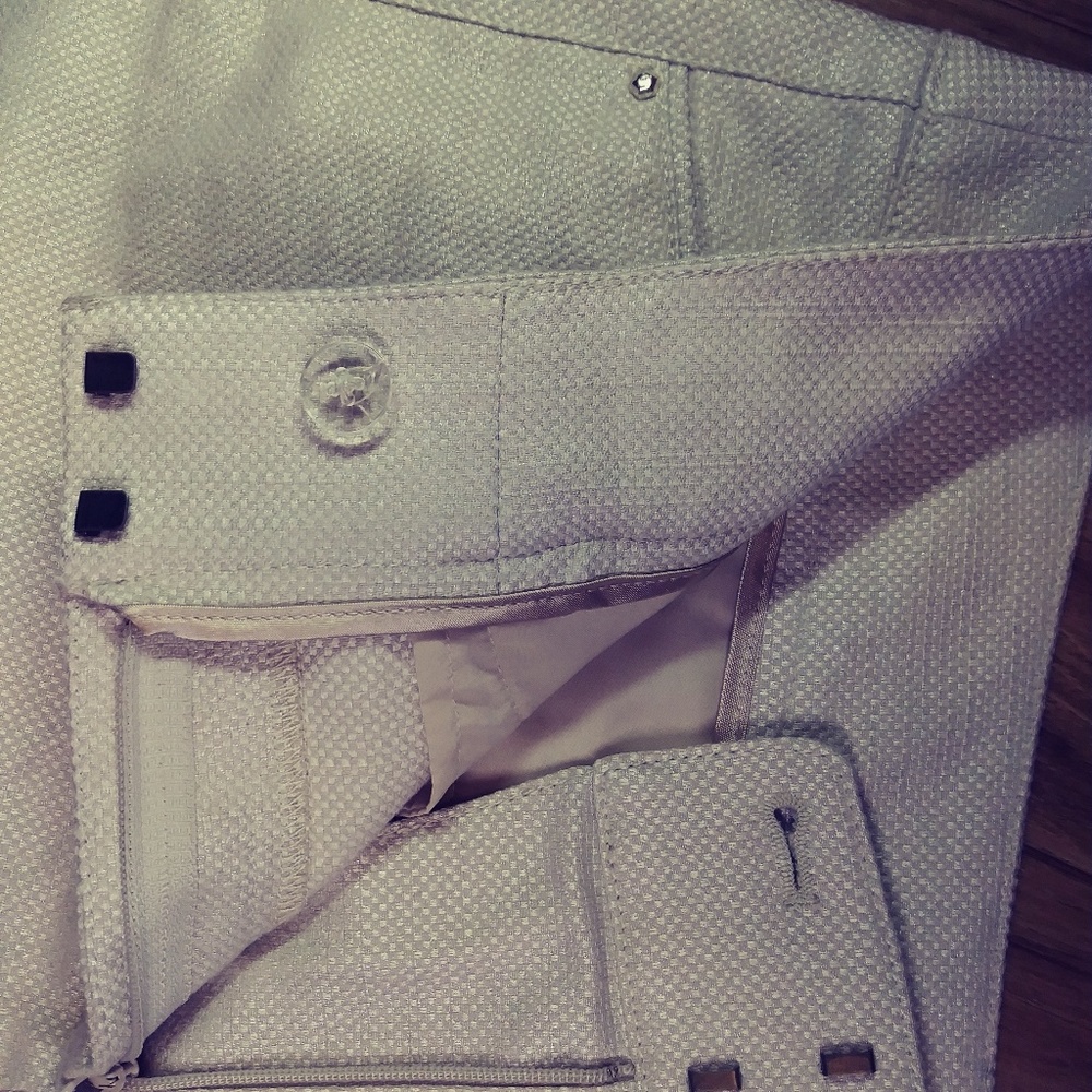Shorts - Picture 4 of 6